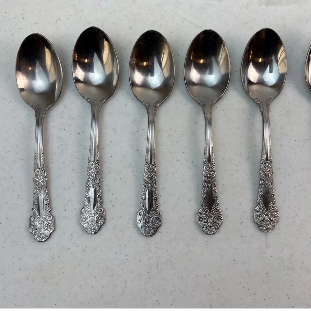 23 PCs Reed & Barton 18/10 Stainless Flatware Renaissance Tsp Oval Soup Iced Tea